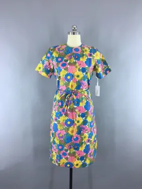 1960s Vintage Mod Daisy Floral Print Day Dress