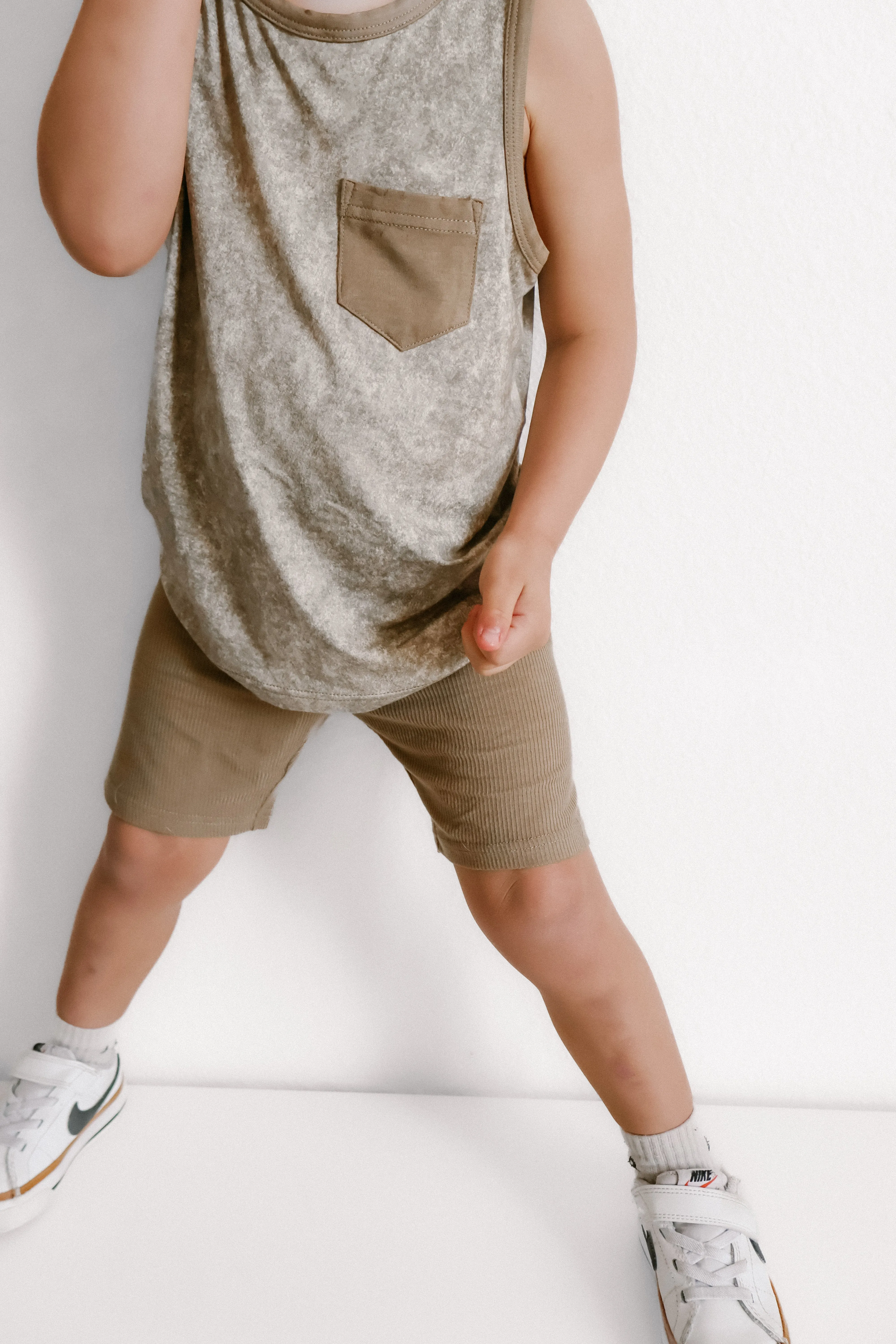 Sandstorm Acid Wash Tank Lounge Set